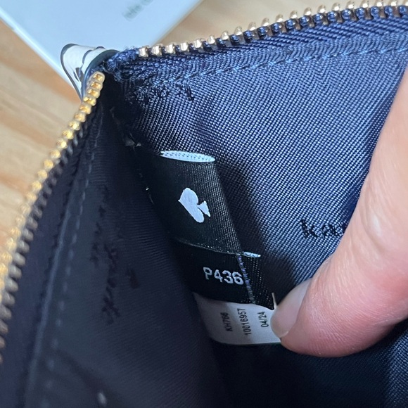 Kate Spade medium L-zip wristlet🎈🎈 - Picture 9 of 10